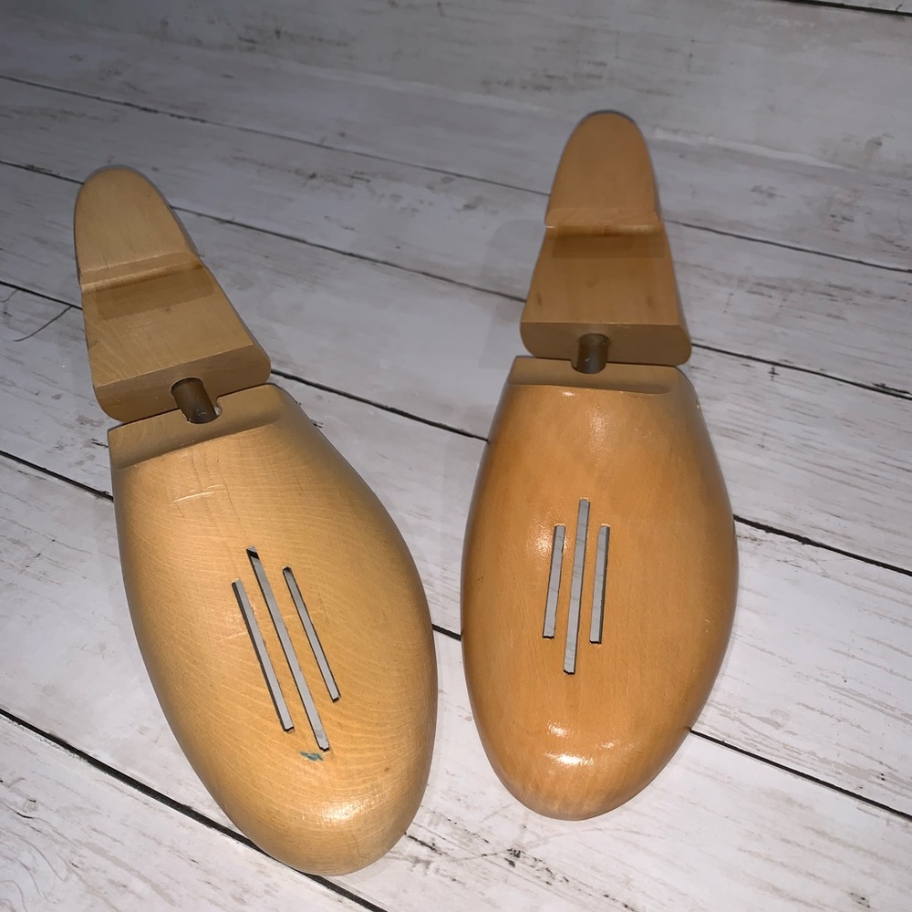 Wooden Shoe Form Vented